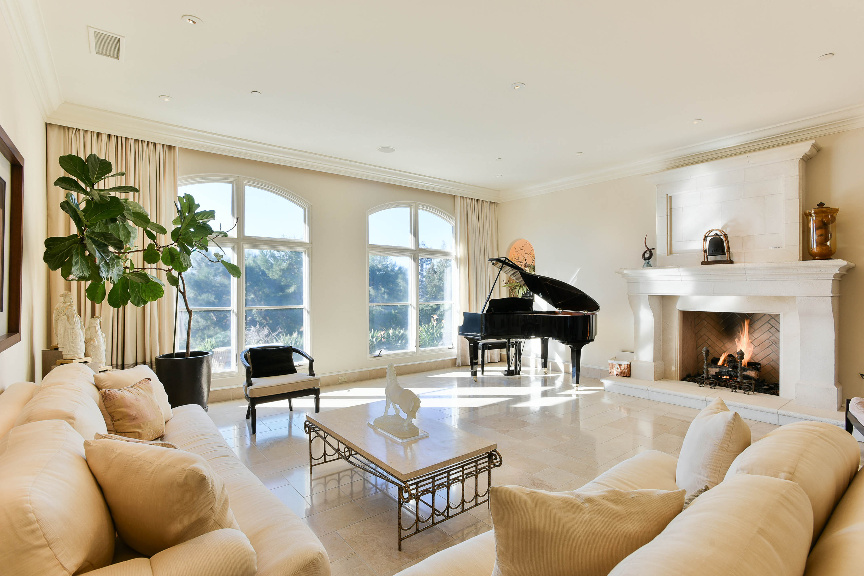 rent a mansion for the weekend