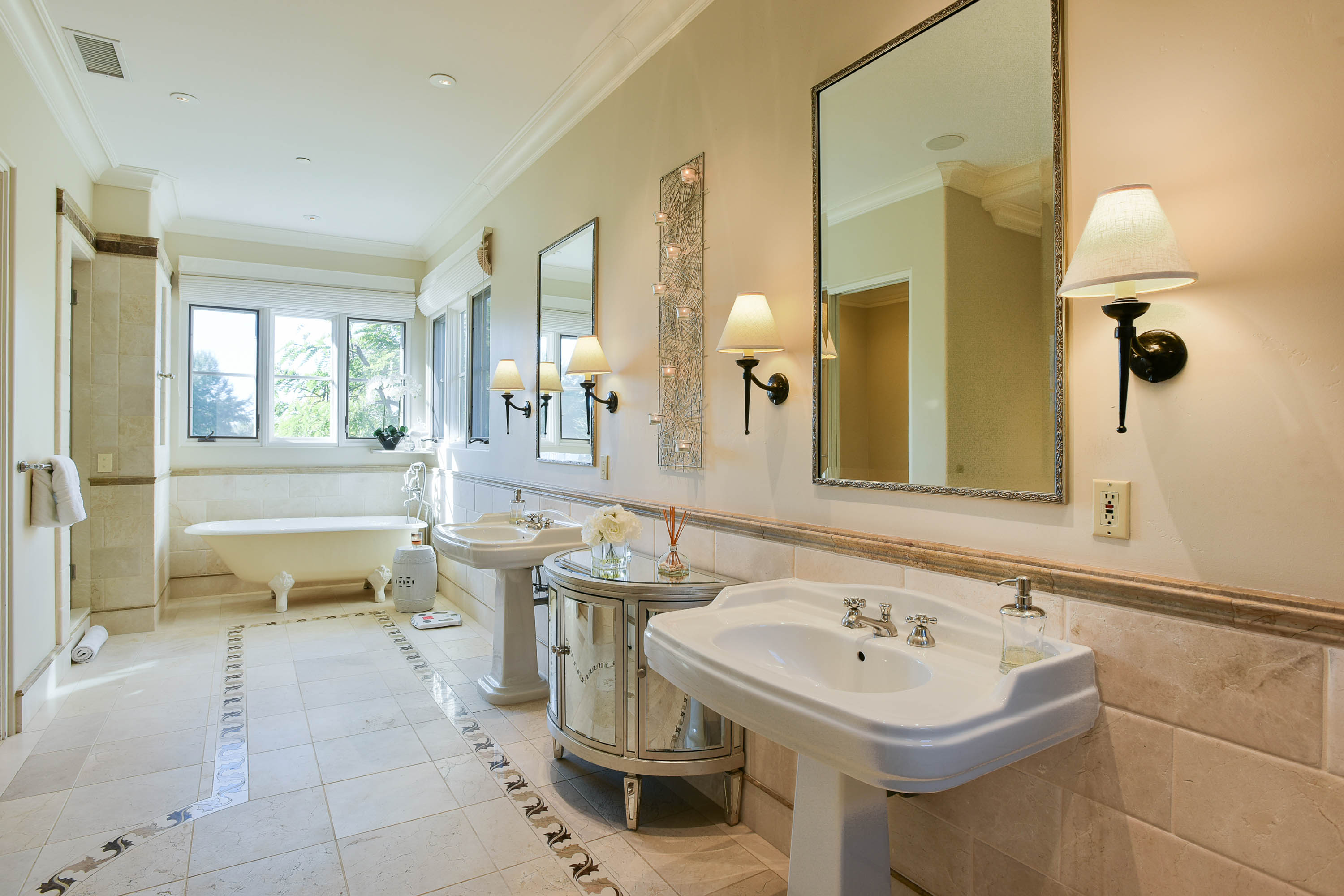luxury rental homes