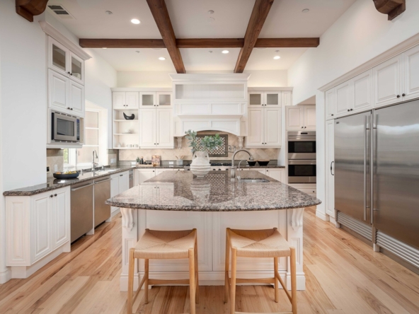 COMFORTABLE LUXURY REDEFINED IN THE BRIDGES-16 (32)